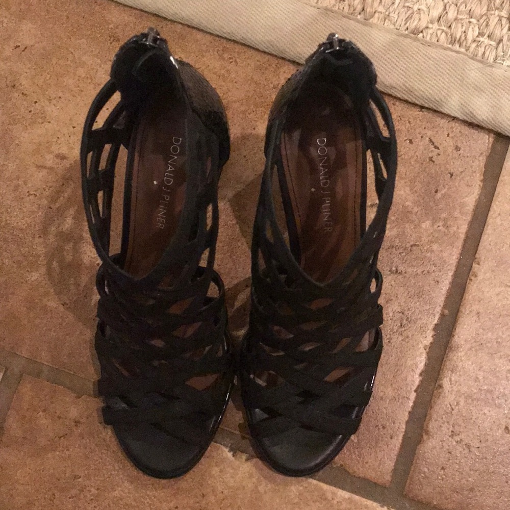 Donal J Pliner Karri caged snake print block heel